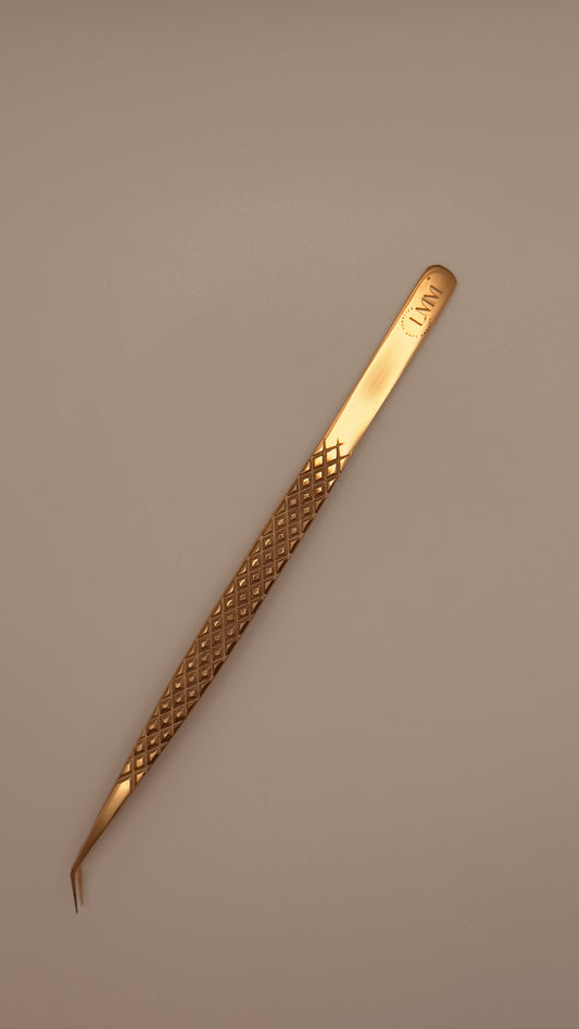 Isolation Curved Tweezer - Goldie Collection ✨